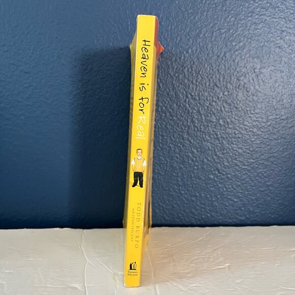 Heaven is for Real: A Little Boy's Astounding Story Trip to Heaven and Back - Picture 3 of 8